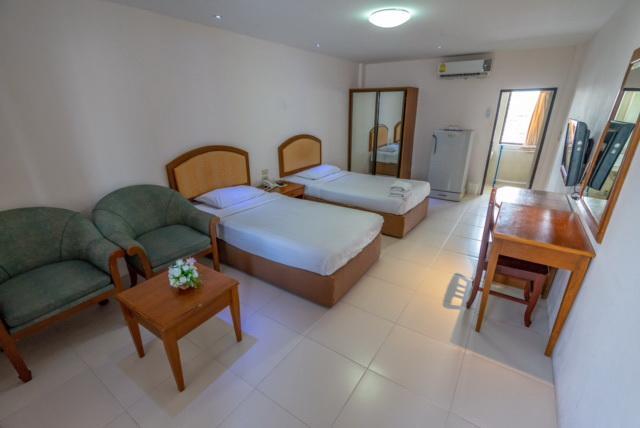 Golden House Service And Apartment Rayong Luaran gambar